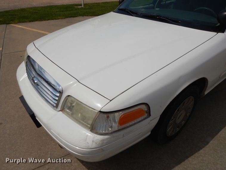 image for item DE5586 2003 Ford Crown Victoria Police Interceptor