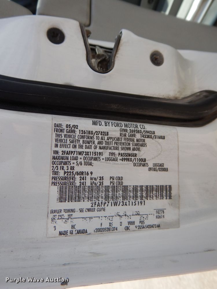 image for item DE5586 2003 Ford Crown Victoria Police Interceptor