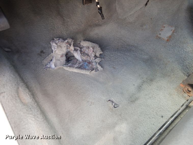 image for item DE5587 2004 Ford Crown Victoria Police Interceptor