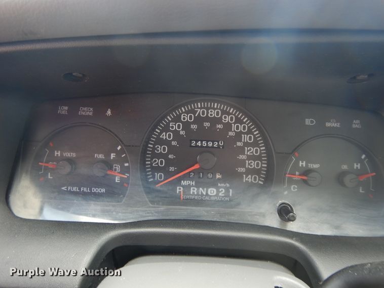 image for item DE5587 2004 Ford Crown Victoria Police Interceptor