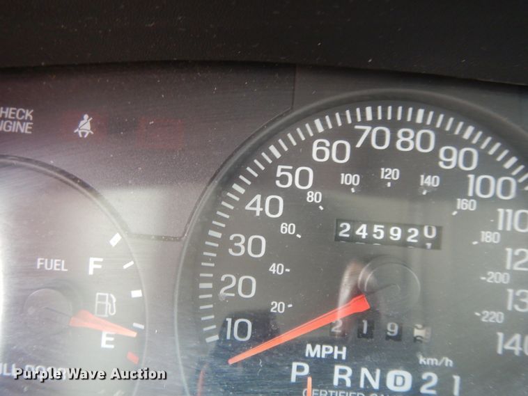 image for item DE5587 2004 Ford Crown Victoria Police Interceptor