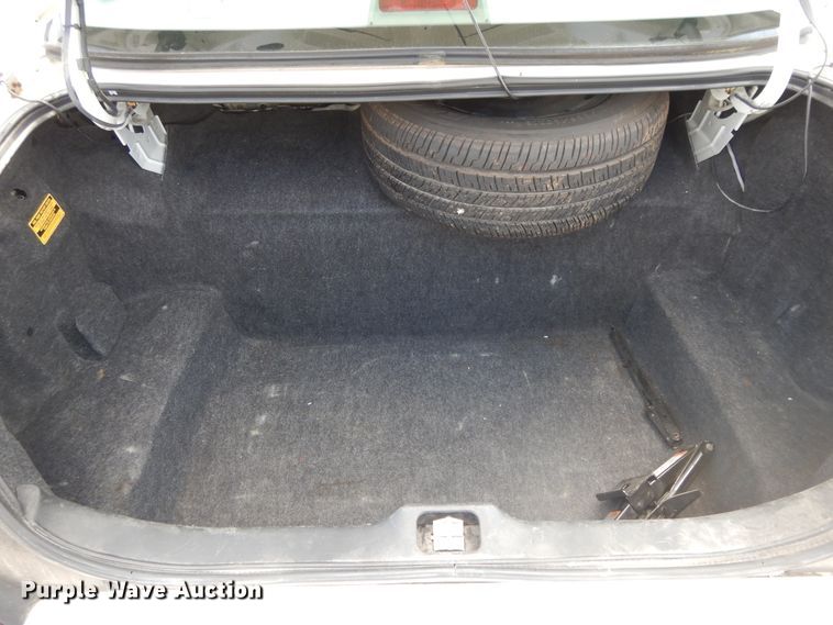 image for item DE5587 2004 Ford Crown Victoria Police Interceptor