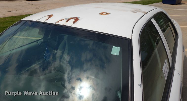 image for item DE5587 2004 Ford Crown Victoria Police Interceptor