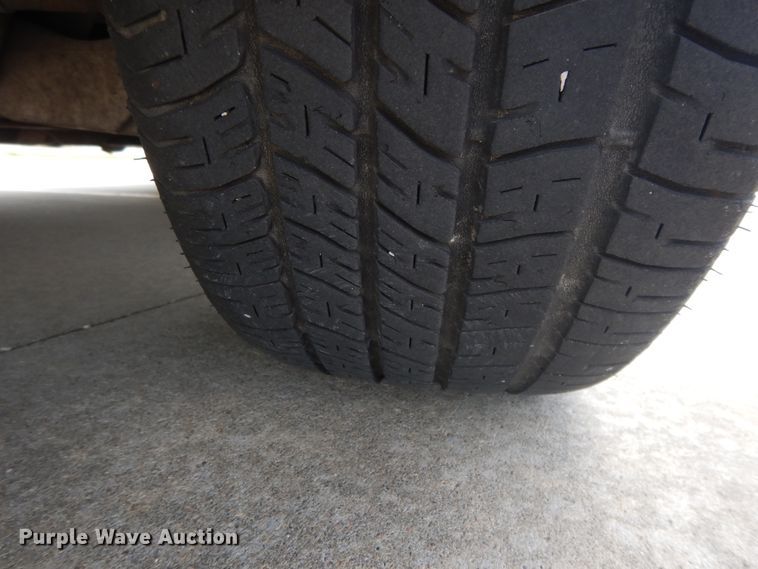 image for item DE5587 2004 Ford Crown Victoria Police Interceptor