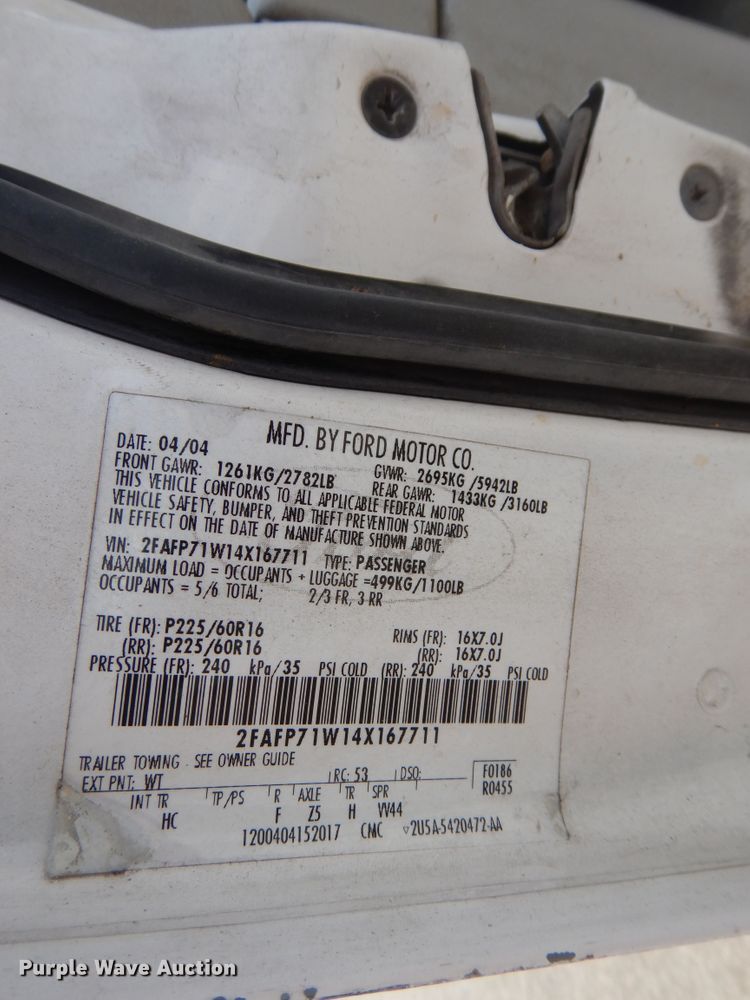 image for item DE5587 2004 Ford Crown Victoria Police Interceptor