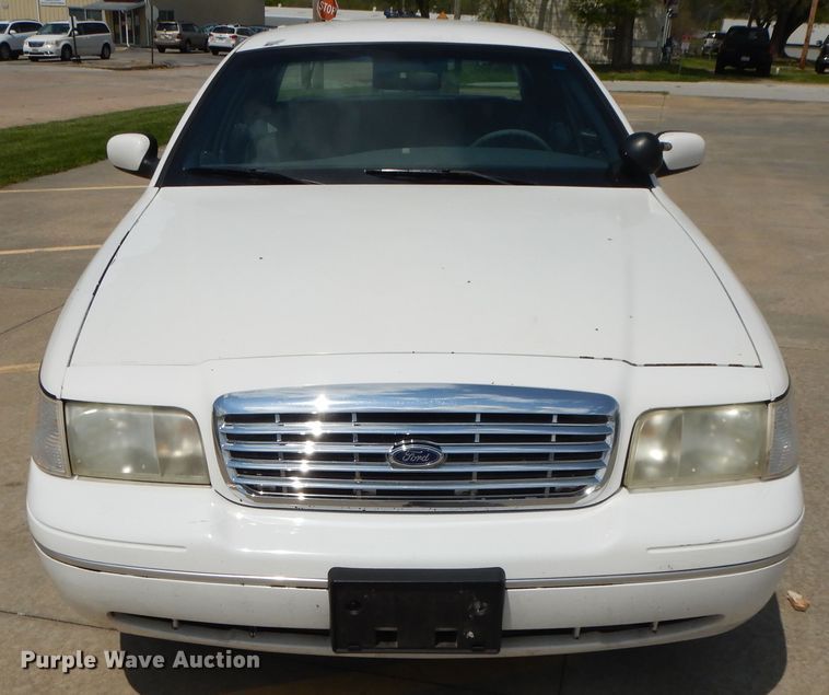 image for item DE5588 1999 Ford Crown Victoria Police Interceptor