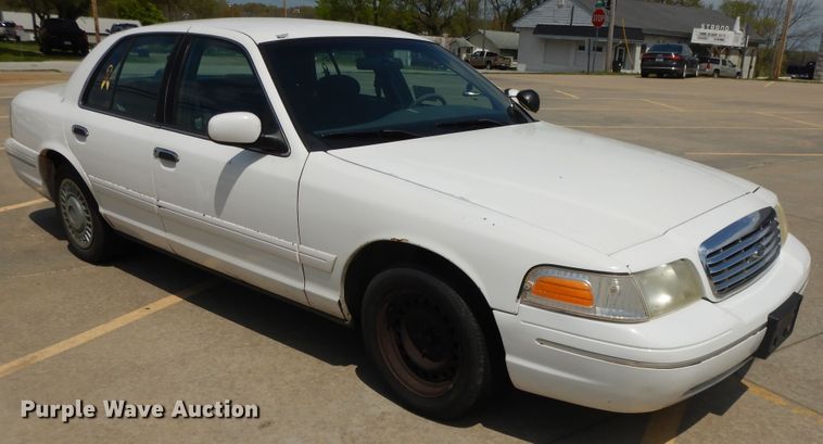 image for item DE5588 1999 Ford Crown Victoria Police Interceptor