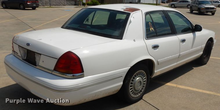 image for item DE5588 1999 Ford Crown Victoria Police Interceptor