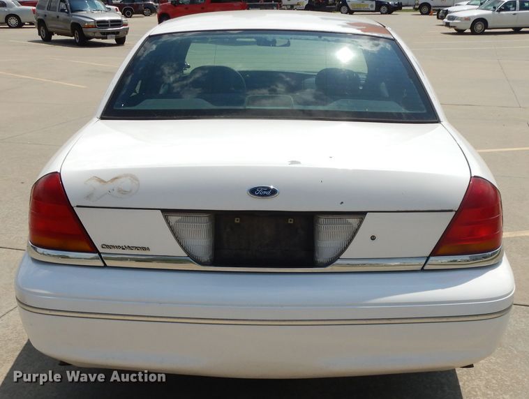 image for item DE5588 1999 Ford Crown Victoria Police Interceptor