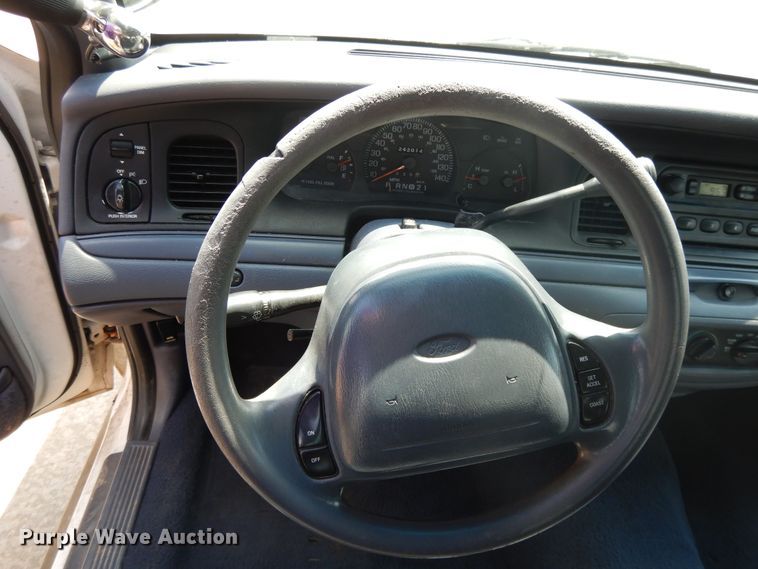 image for item DE5588 1999 Ford Crown Victoria Police Interceptor