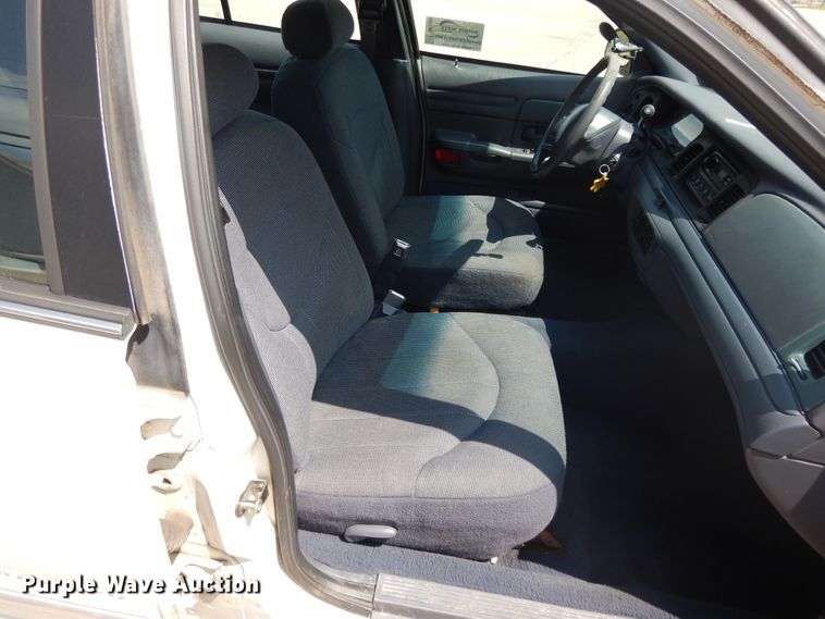 image for item DE5588 1999 Ford Crown Victoria Police Interceptor