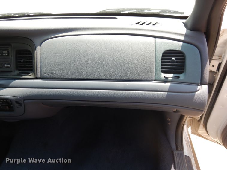 image for item DE5588 1999 Ford Crown Victoria Police Interceptor