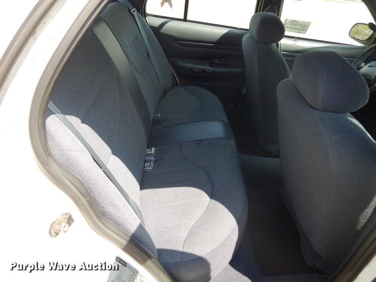 image for item DE5588 1999 Ford Crown Victoria Police Interceptor