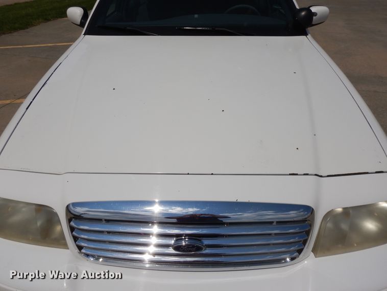 image for item DE5588 1999 Ford Crown Victoria Police Interceptor