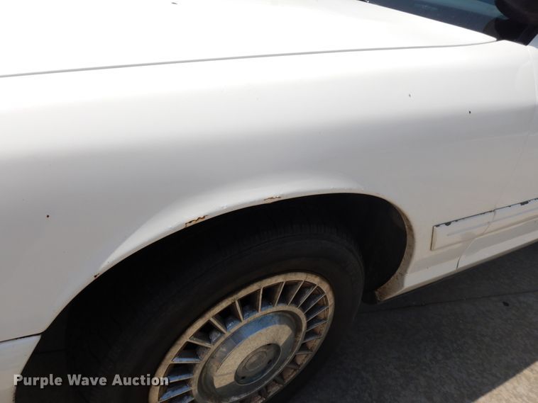 image for item DE5588 1999 Ford Crown Victoria Police Interceptor