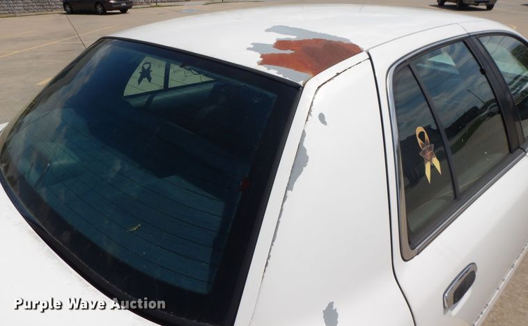 image for item DE5588 1999 Ford Crown Victoria Police Interceptor
