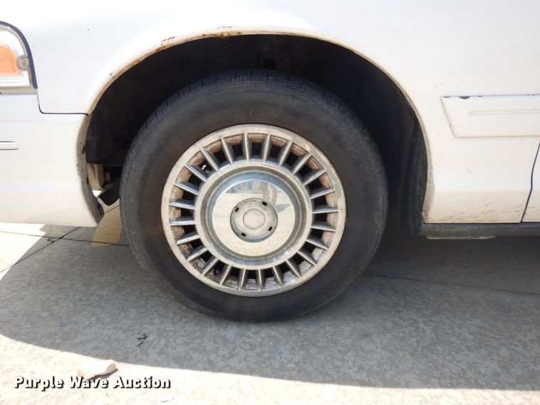 image for item DE5588 1999 Ford Crown Victoria Police Interceptor