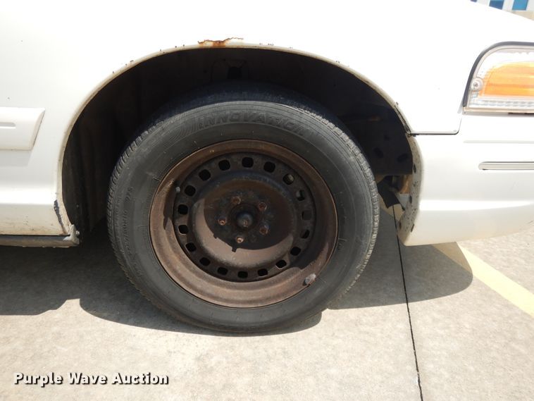 image for item DE5588 1999 Ford Crown Victoria Police Interceptor