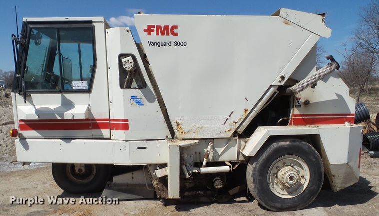 image for item DF0833 1986 FMC Vanguard 3000 street sweeper