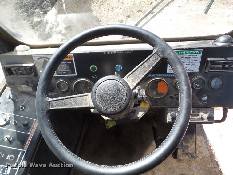 image for item DF0833 1986 FMC Vanguard 3000 street sweeper