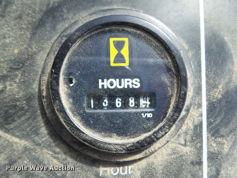 image for item DF0833 1986 FMC Vanguard 3000 street sweeper