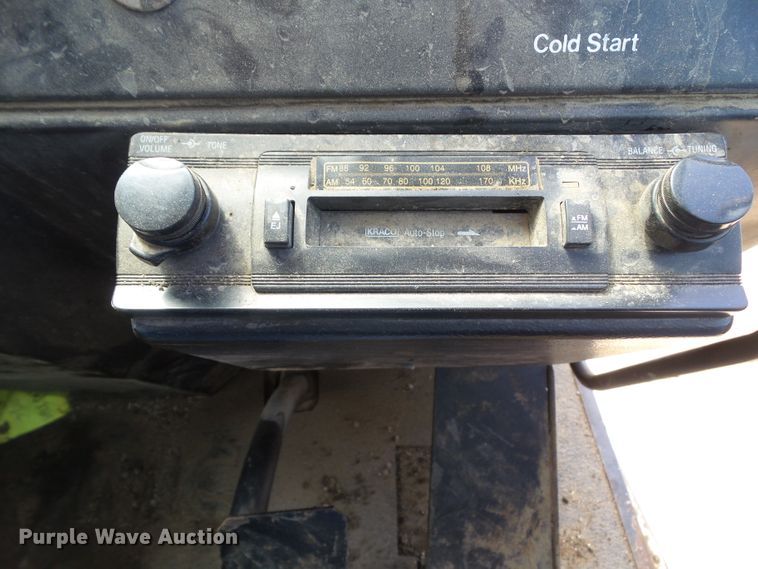 image for item DF0833 1986 FMC Vanguard 3000 street sweeper