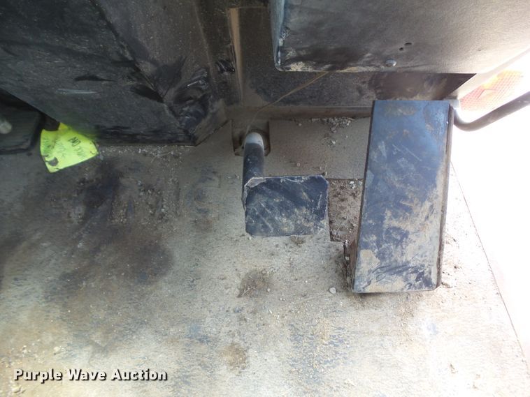 image for item DF0833 1986 FMC Vanguard 3000 street sweeper