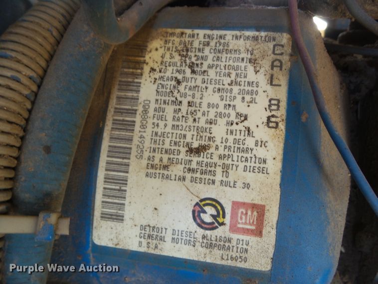 image for item DF0833 1986 FMC Vanguard 3000 street sweeper