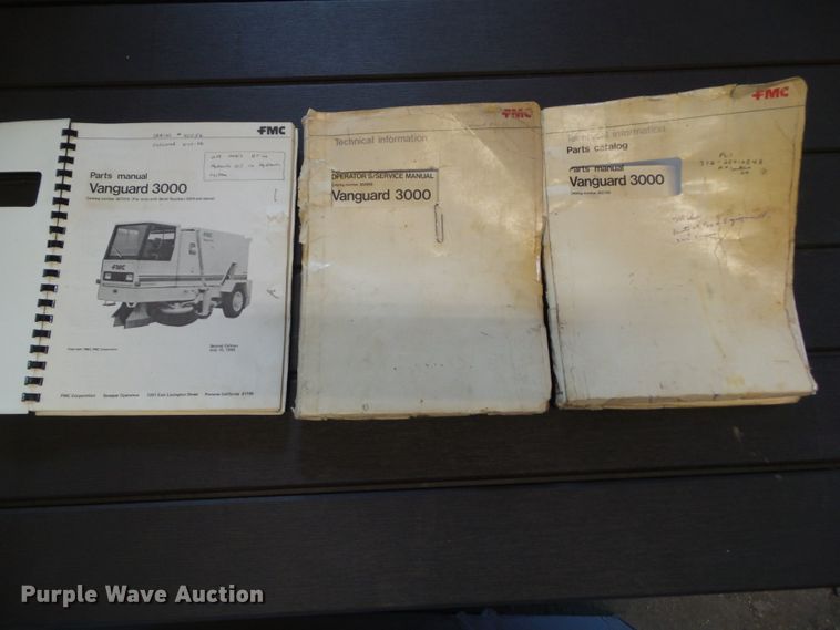 image for item DF0833 1986 FMC Vanguard 3000 street sweeper