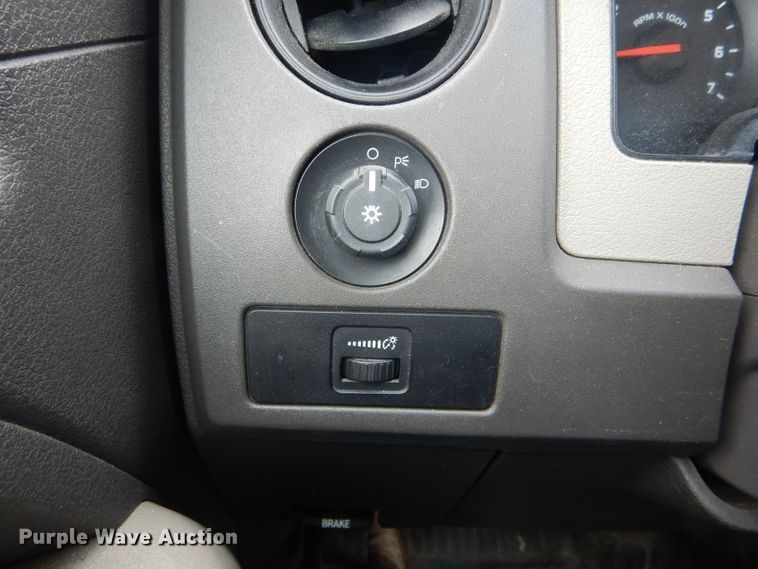 image for item DF3073 2010 Ford F150 XL  SuperCab pickup truck