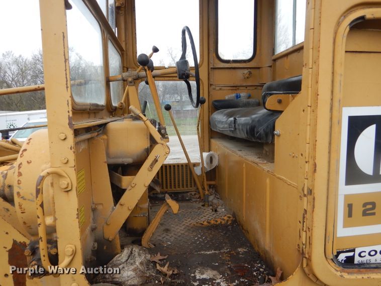 image for item DF3074 1966 Caterpillar 120 rigid frame motor grader