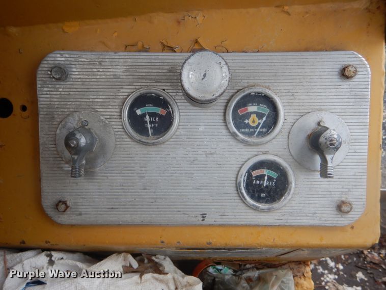 image for item DF3074 1966 Caterpillar 120 rigid frame motor grader