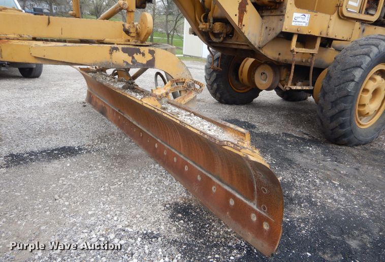 image for item DF3074 1966 Caterpillar 120 rigid frame motor grader