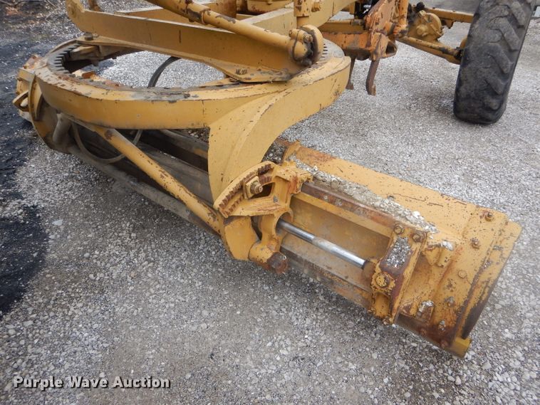 image for item DF3074 1966 Caterpillar 120 rigid frame motor grader