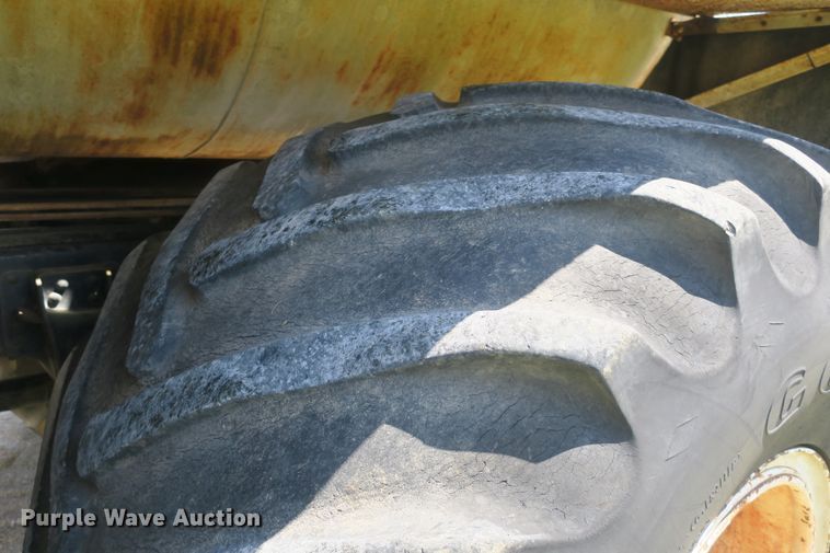 image for item DF5122 1983 GMC 7000 slurry truck