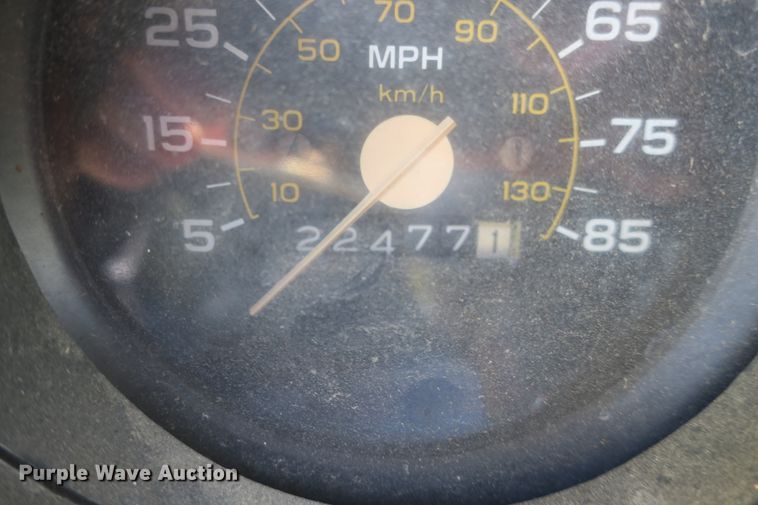 image for item DF5122 1983 GMC 7000 slurry truck