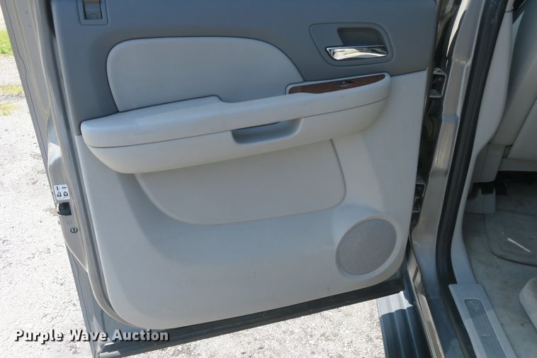 image for item DF5125 2007 Chevrolet Suburban 1500  SUV