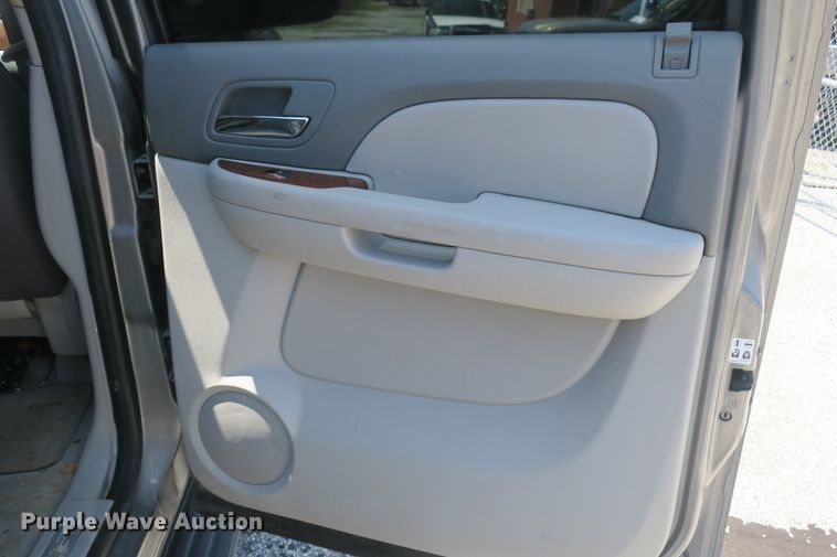 image for item DF5125 2007 Chevrolet Suburban 1500  SUV