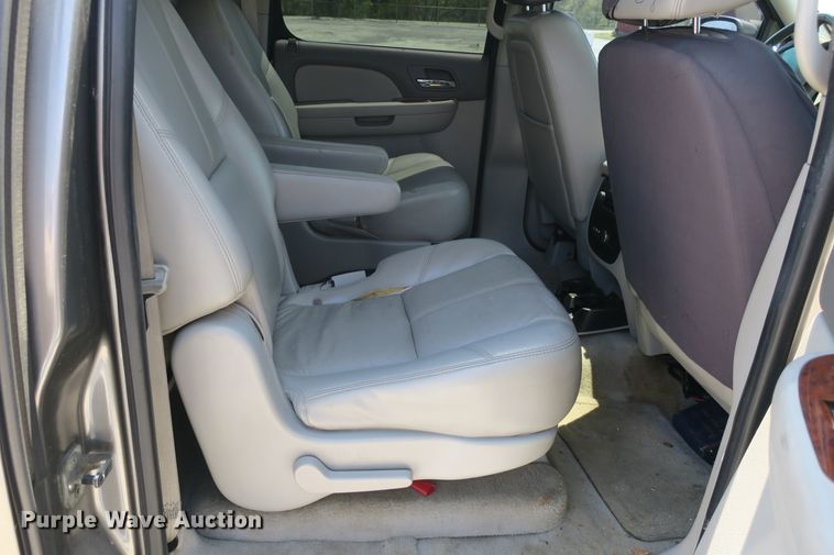 image for item DF5125 2007 Chevrolet Suburban 1500  SUV