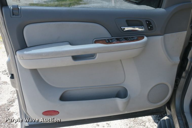 image for item DF5125 2007 Chevrolet Suburban 1500  SUV