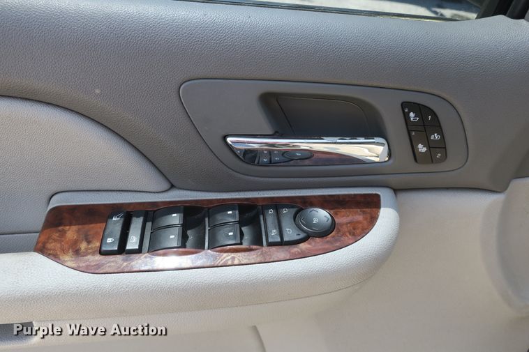 image for item DF5125 2007 Chevrolet Suburban 1500  SUV