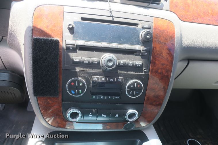 image for item DF5125 2007 Chevrolet Suburban 1500  SUV