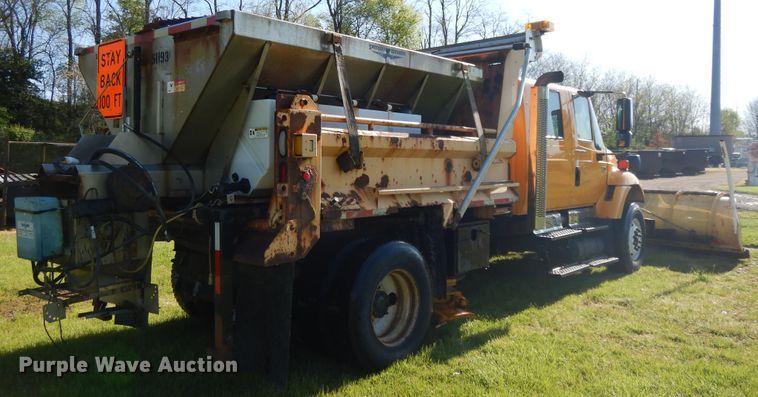 image for item DF6081 2006 International 7400 Crew Cab dump truck