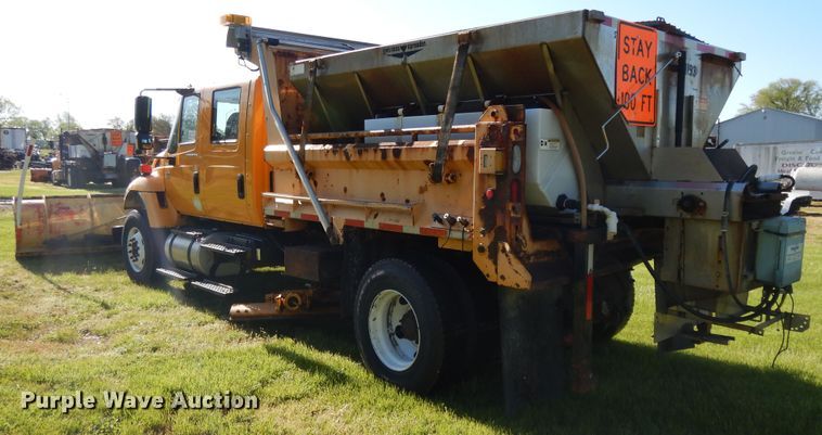 image for item DF6081 2006 International 7400 Crew Cab dump truck