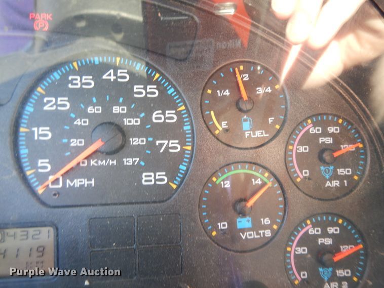 image for item DF6081 2006 International 7400 Crew Cab dump truck