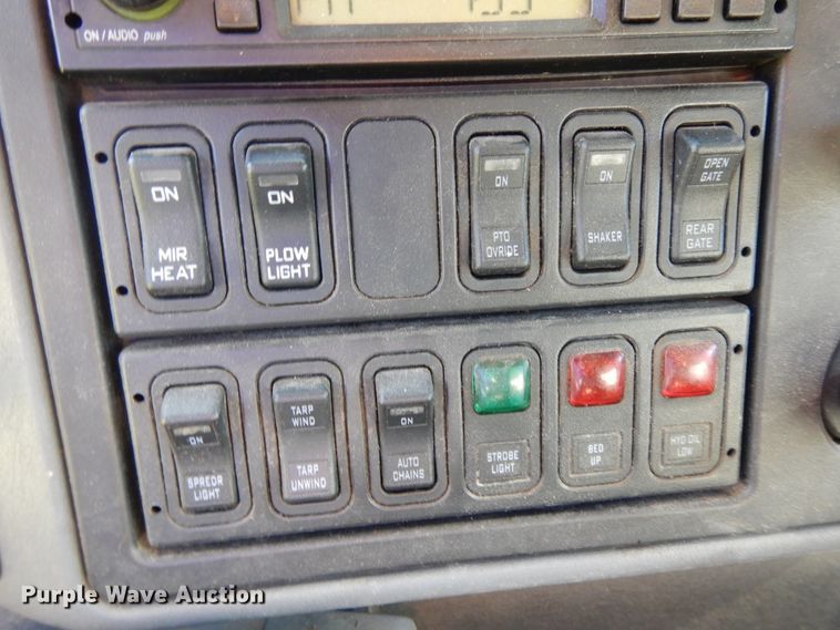 image for item DF6081 2006 International 7400 Crew Cab dump truck