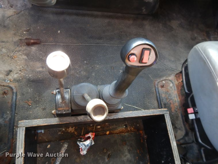 image for item DF6081 2006 International 7400 Crew Cab dump truck