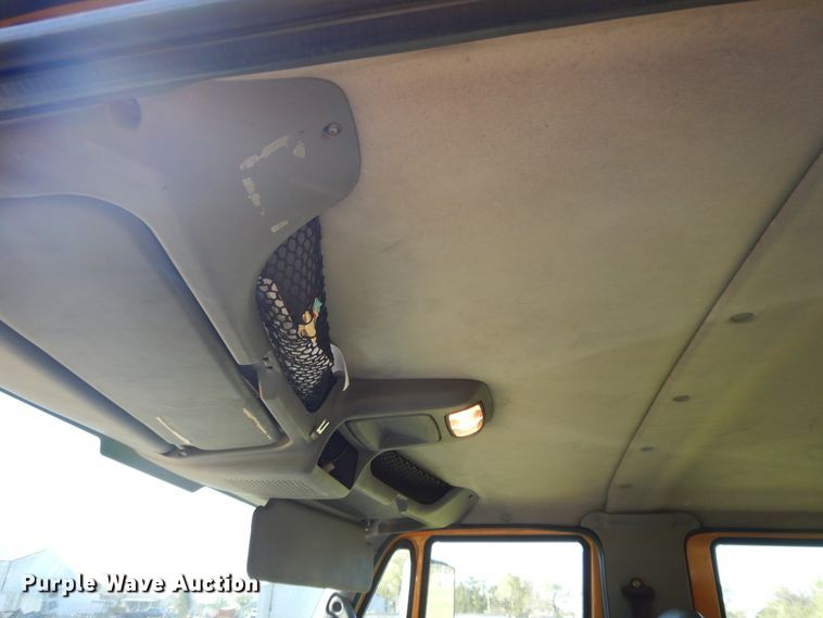 image for item DF6081 2006 International 7400 Crew Cab dump truck