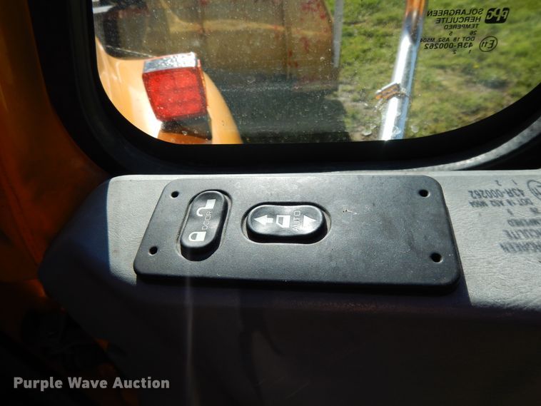 image for item DF6081 2006 International 7400 Crew Cab dump truck