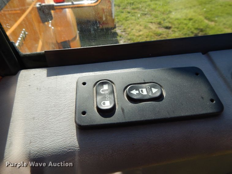 image for item DF6081 2006 International 7400 Crew Cab dump truck